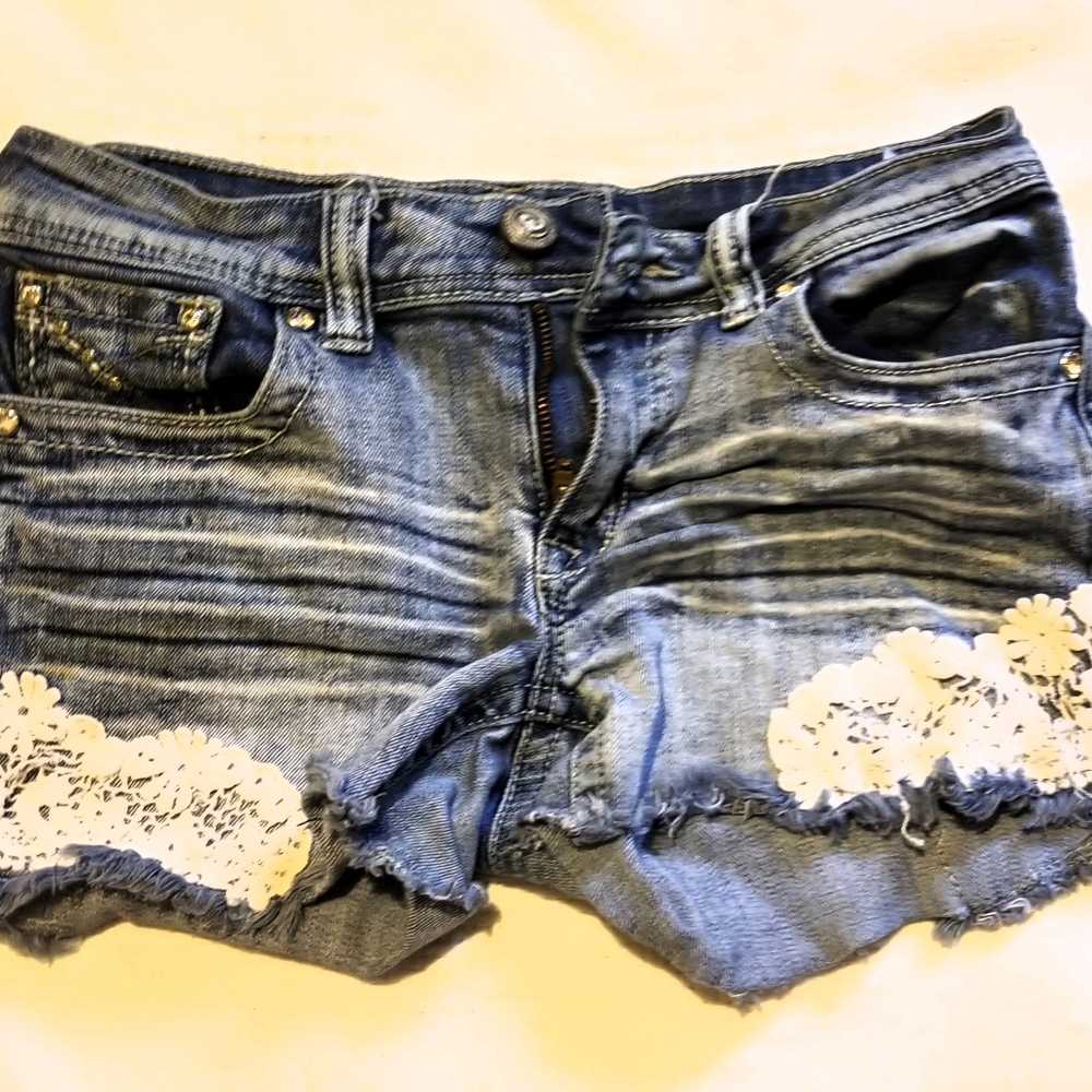 Sheyanne Shorts